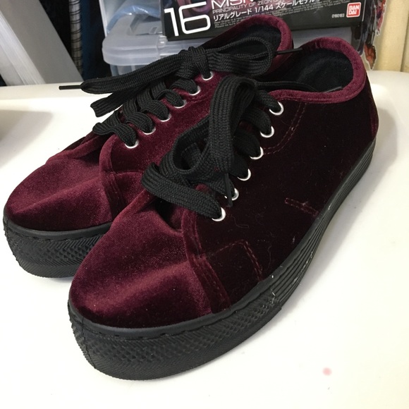 Cato Shoes - Burgundy Velvet Size 6 Women’s Creepers